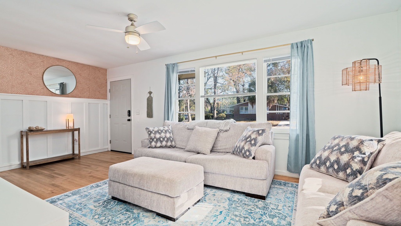 Photo of Livingroom in West Ashley
