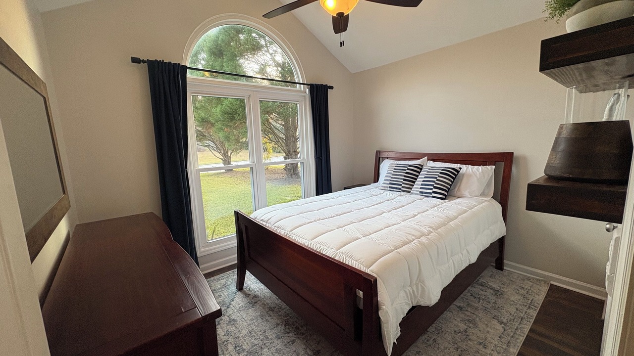 Photo of Bedroom in Summerville