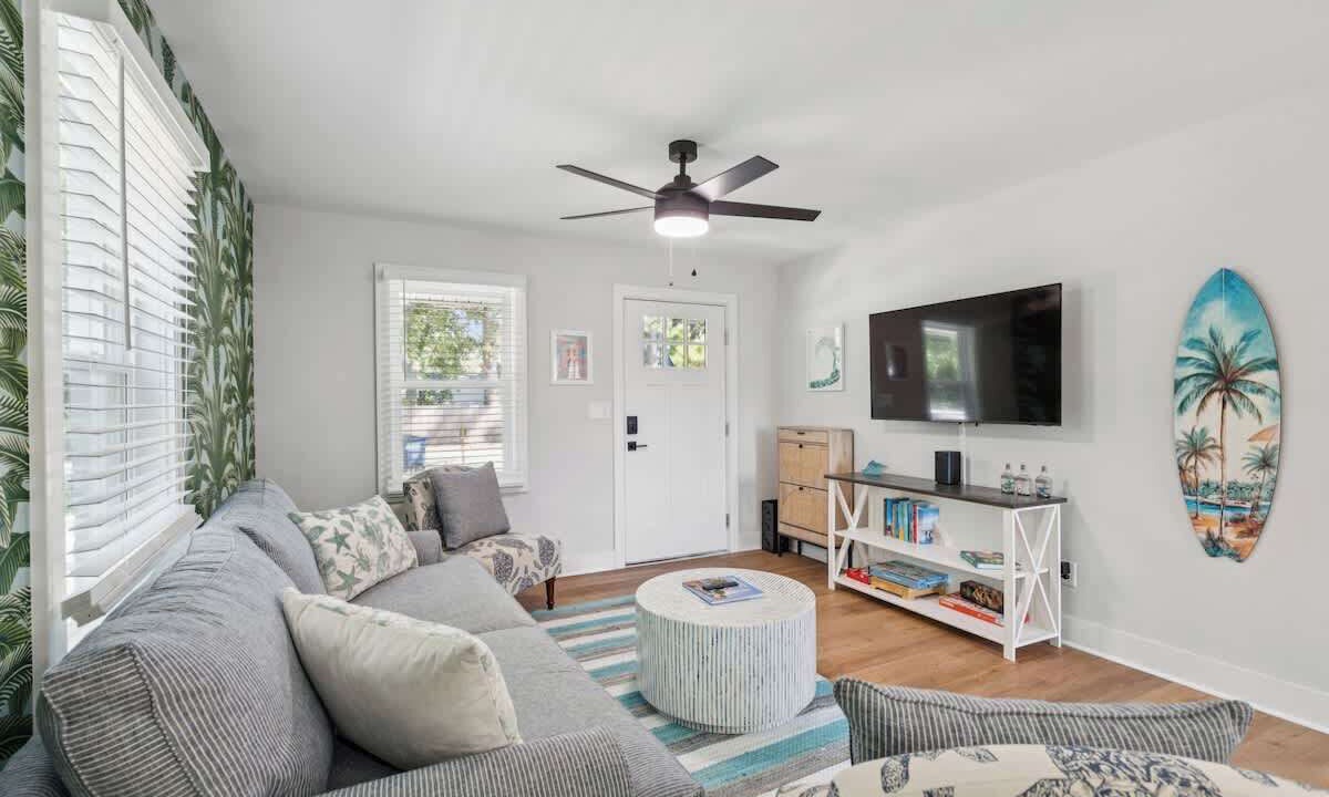Photo of Livingroom in West Ashley