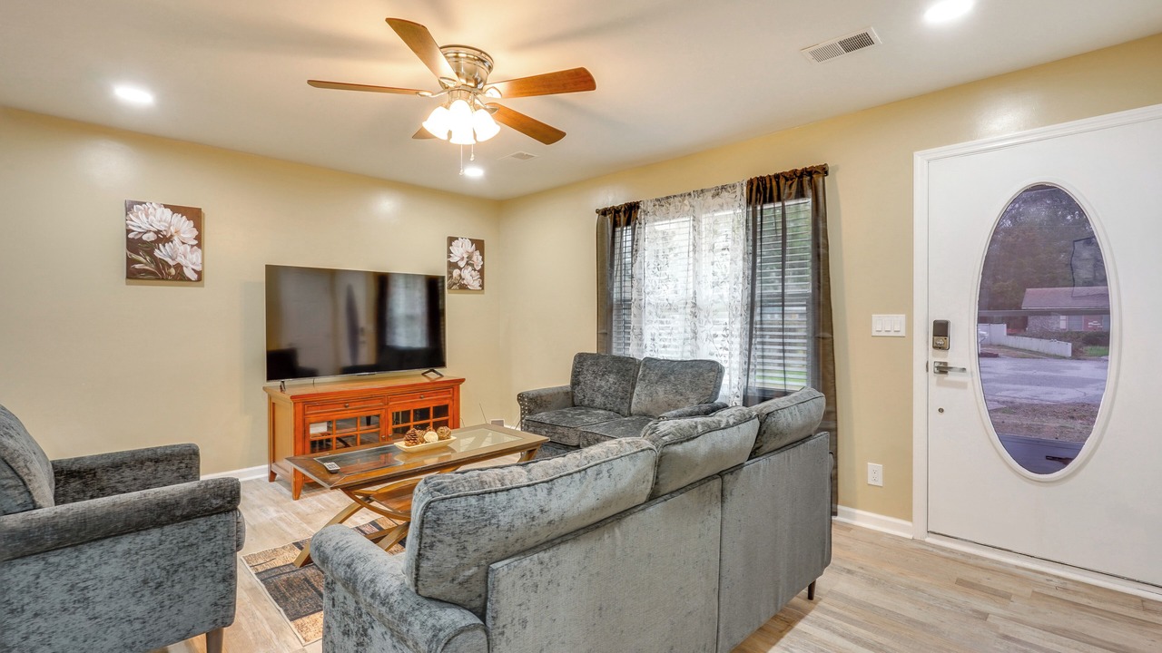 Photo of Livingroom in West Ashley