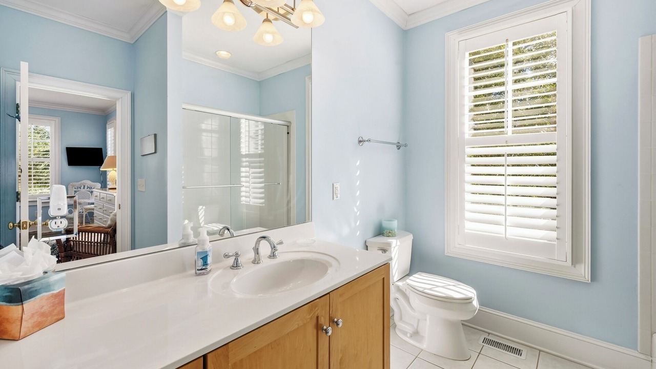 Photo of Bathroom in Debordieu Colony