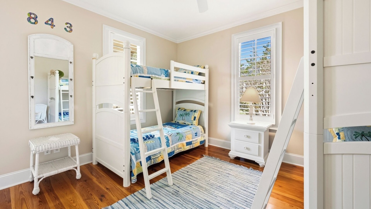 Photo of Bedroom in Debordieu Colony