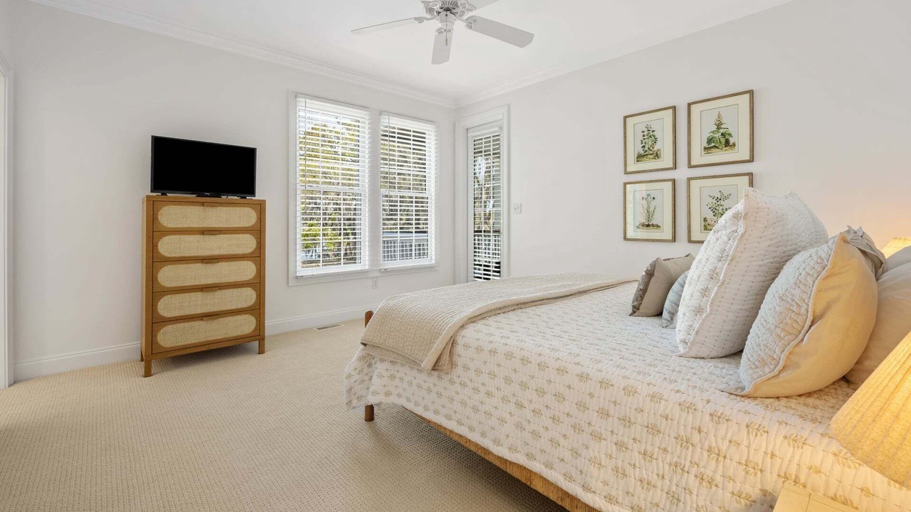 Photo of Bedroom in Debordieu Colony