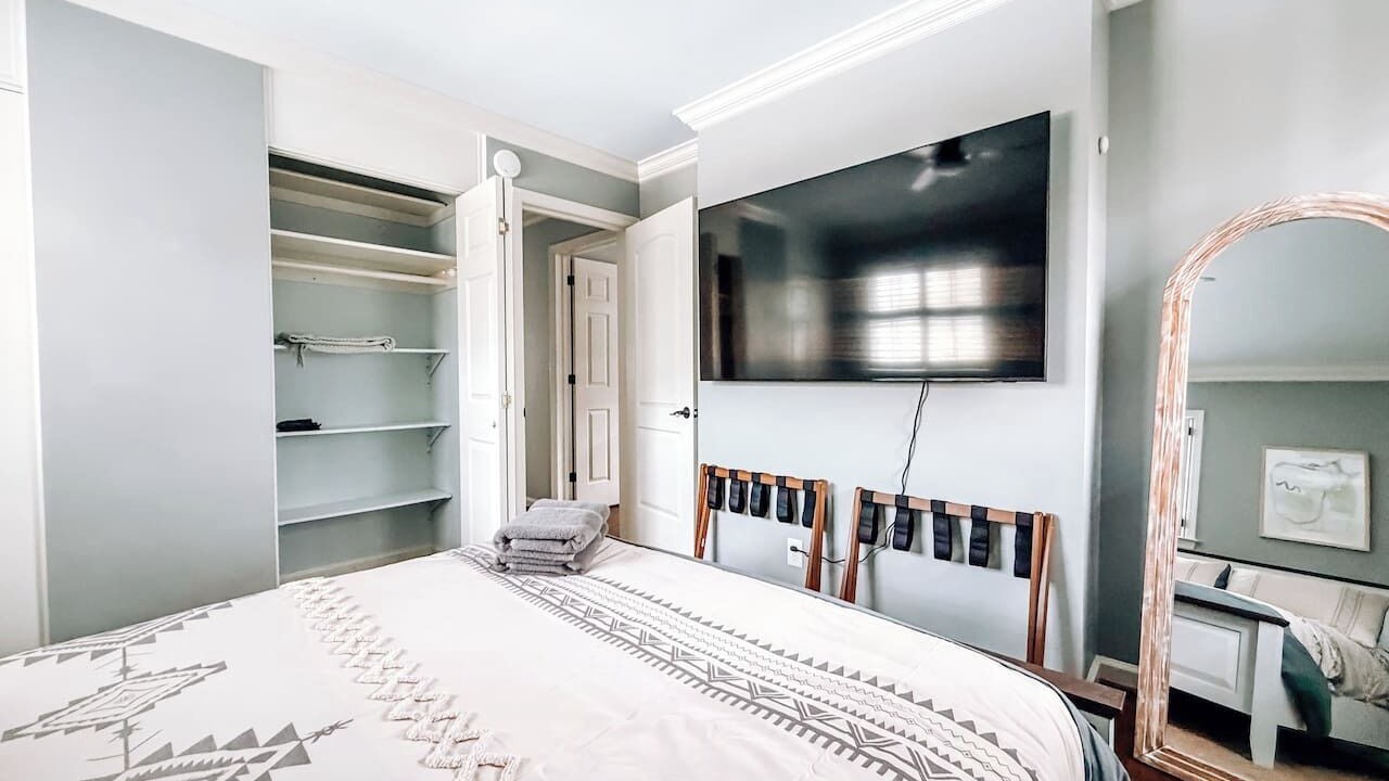 Photo of Bedroom in Old Irving Park