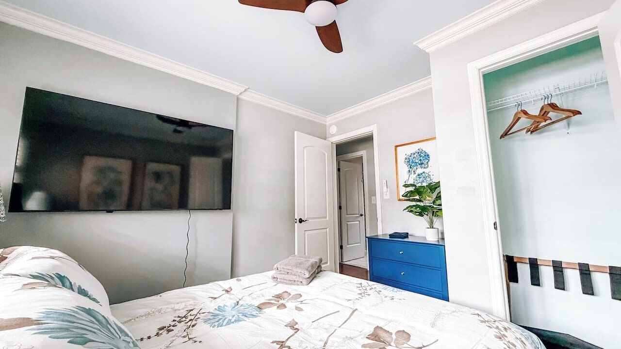 Photo of Bedroom in Old Irving Park