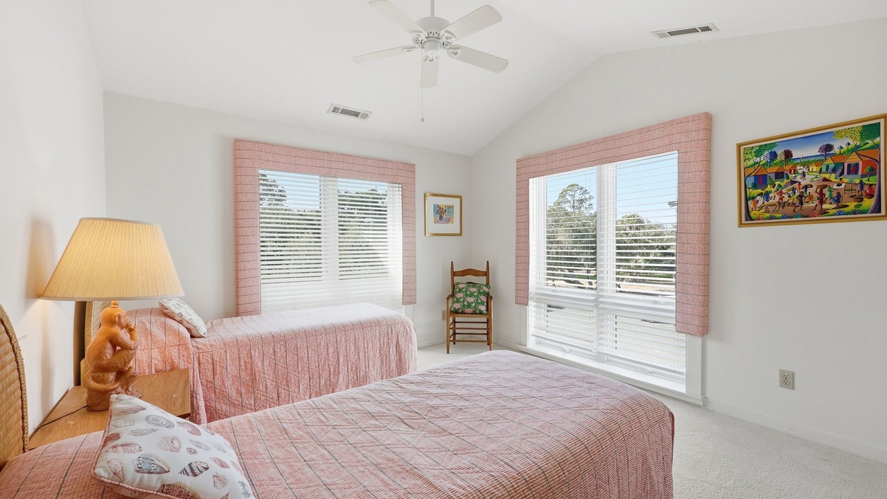 Photo of Bedroom in Debordieu Colony
