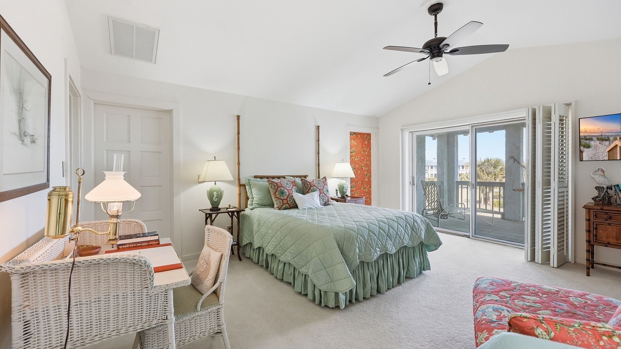 Photo of Bedroom in Debordieu Colony