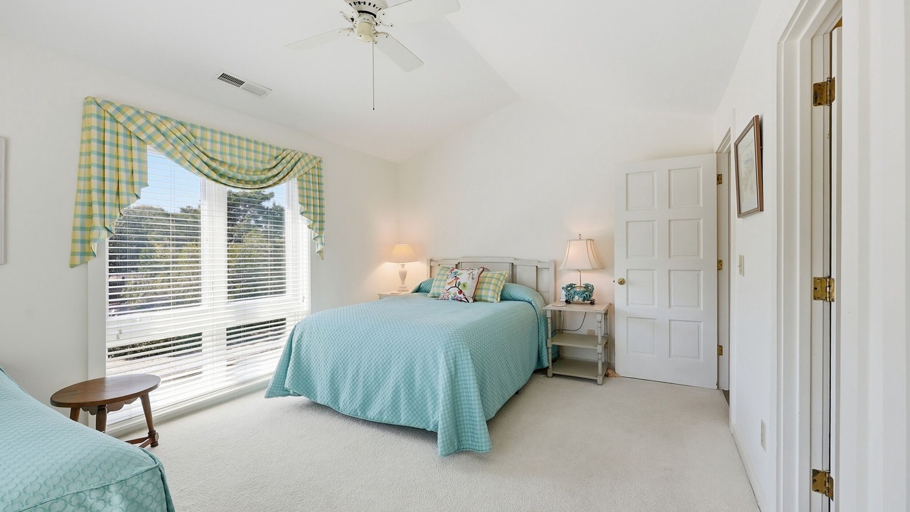 Photo of Bedroom in Debordieu Colony