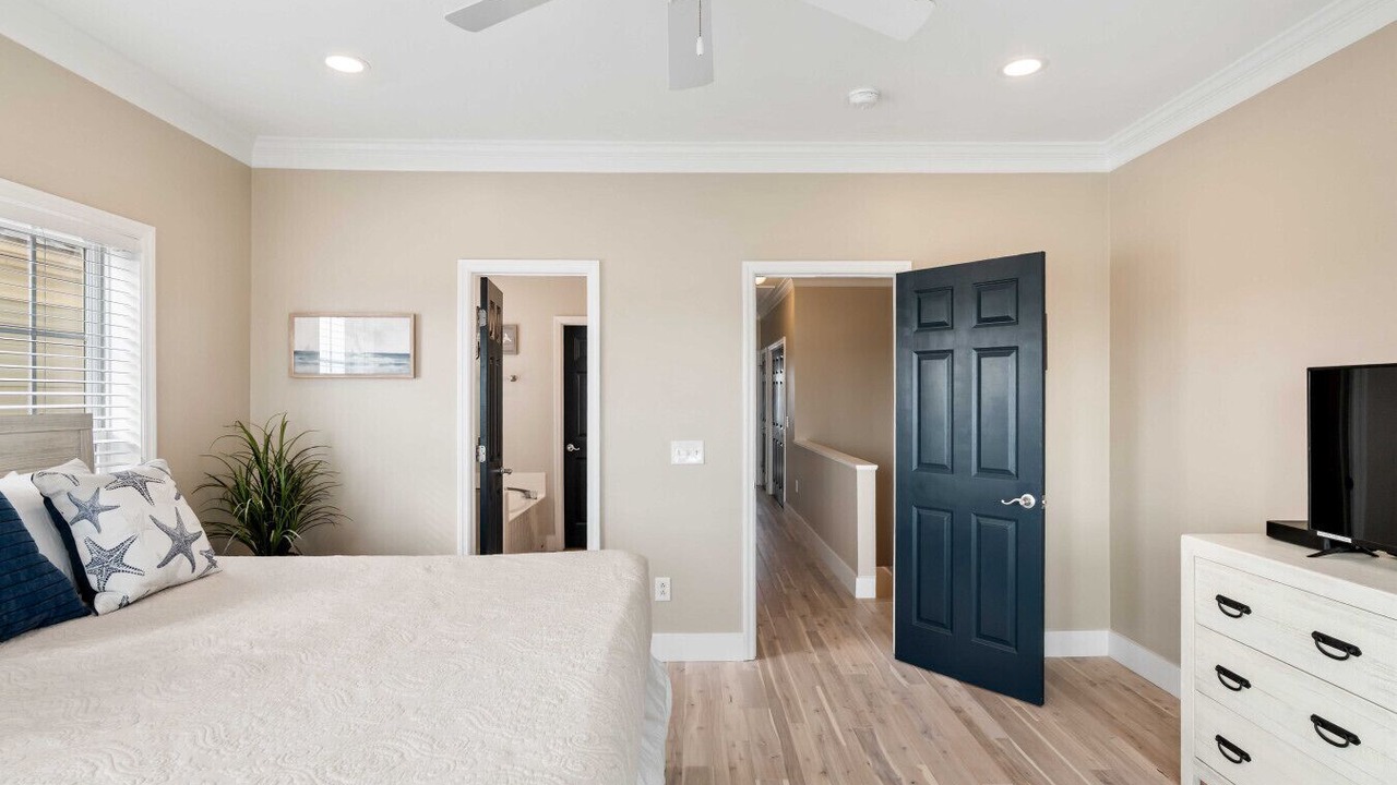Photo of Bedroom in Waters Edge