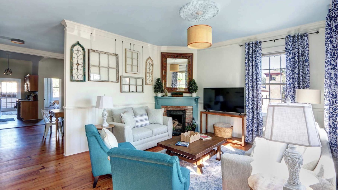Photo of Livingroom in Beach Institute