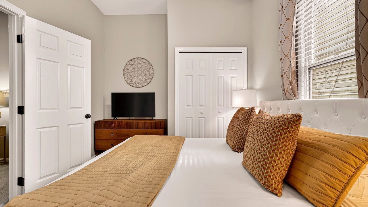 Photo of Bedroom in Metropolitan