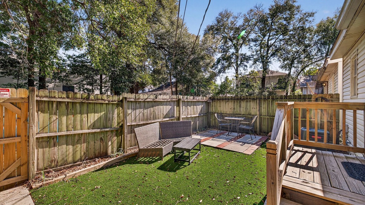 Photo of Patio Balcony in Metropolitan