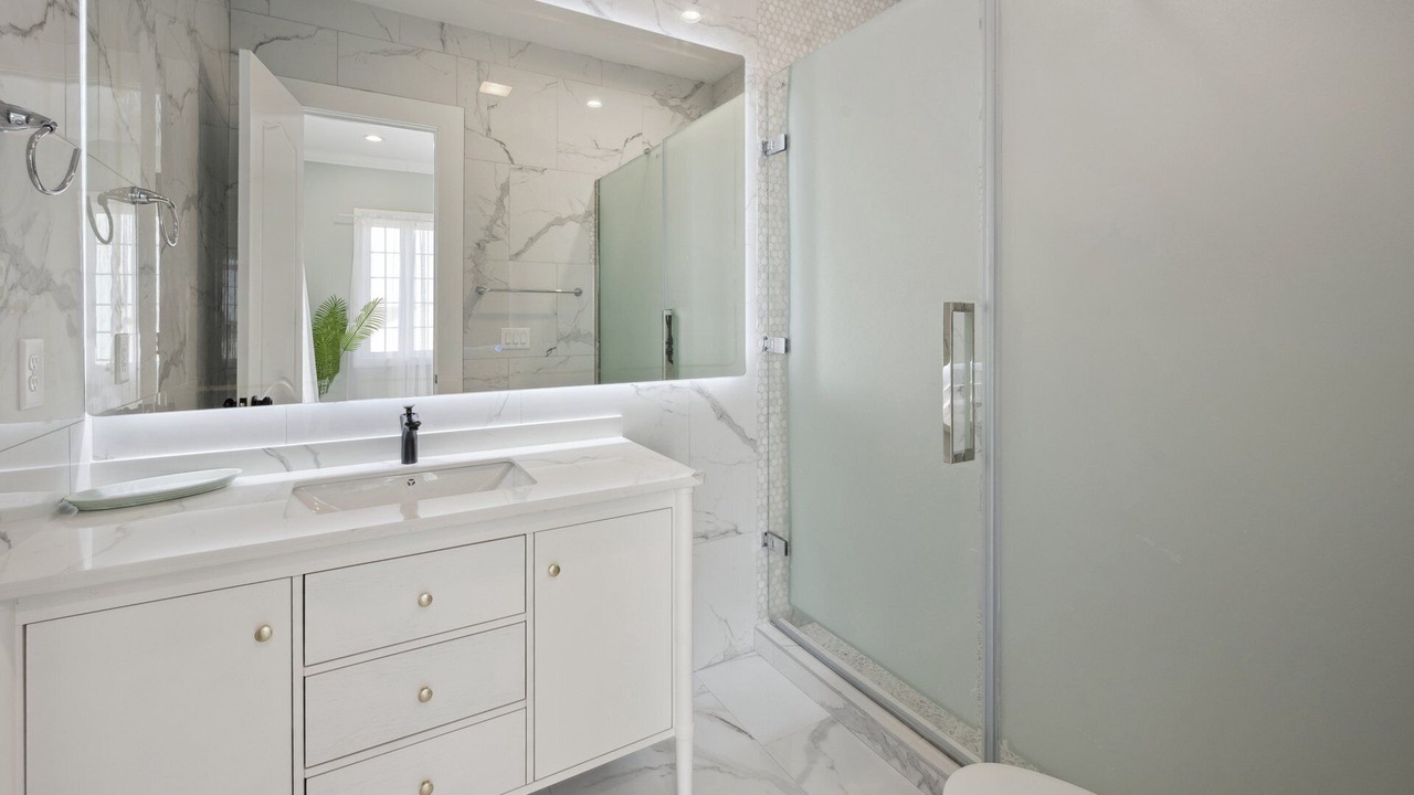Photo of Bathroom in Debordieu Colony