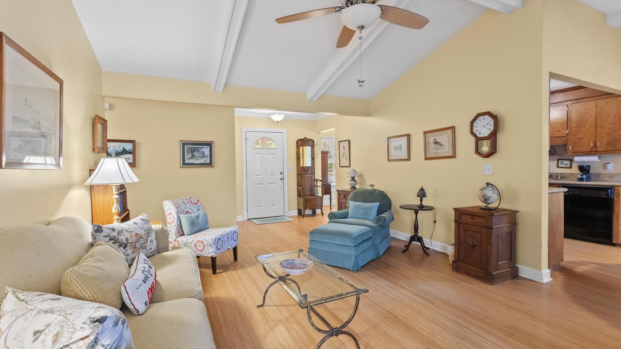 Photo of Livingroom in Mount Pleasant