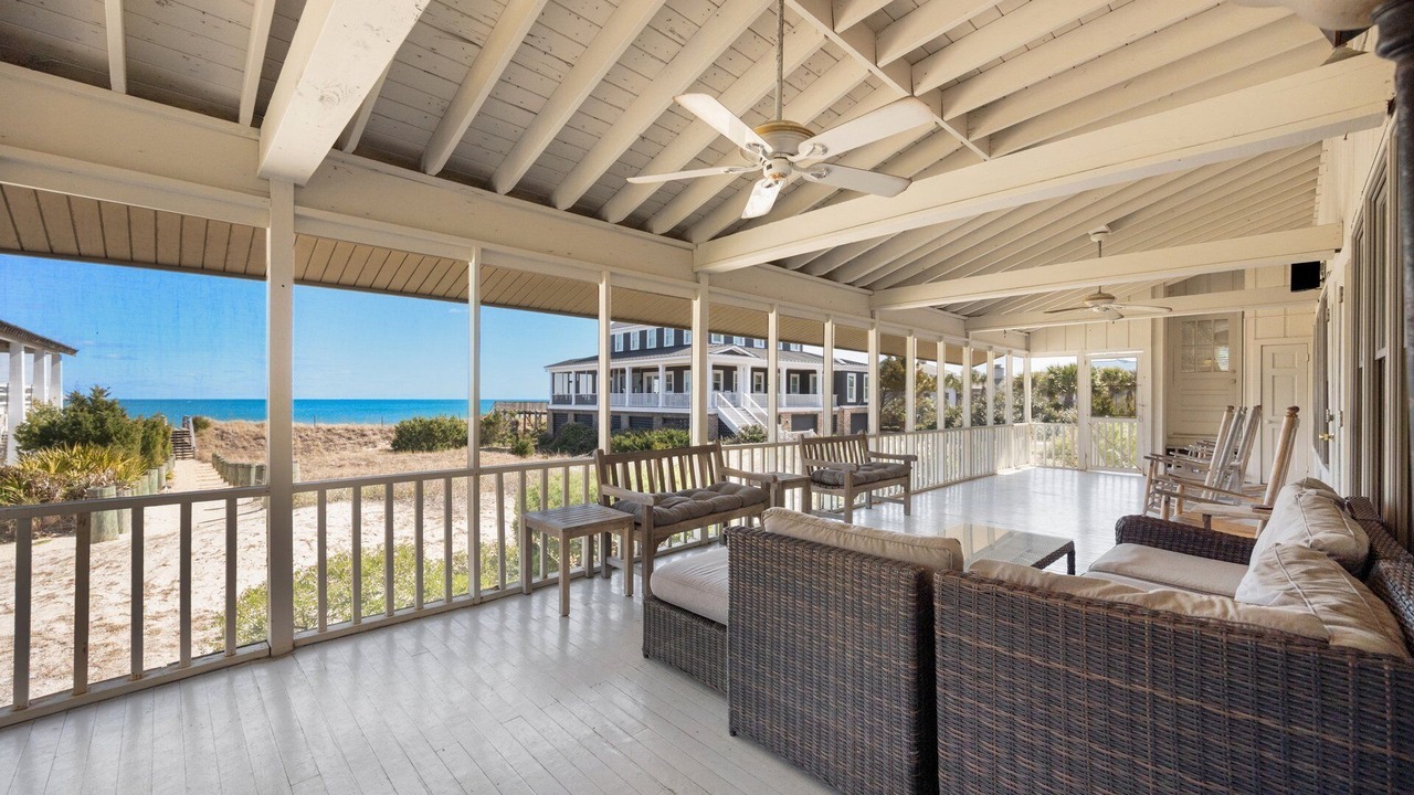 Photo of Patio Balcony in Debordieu Colony