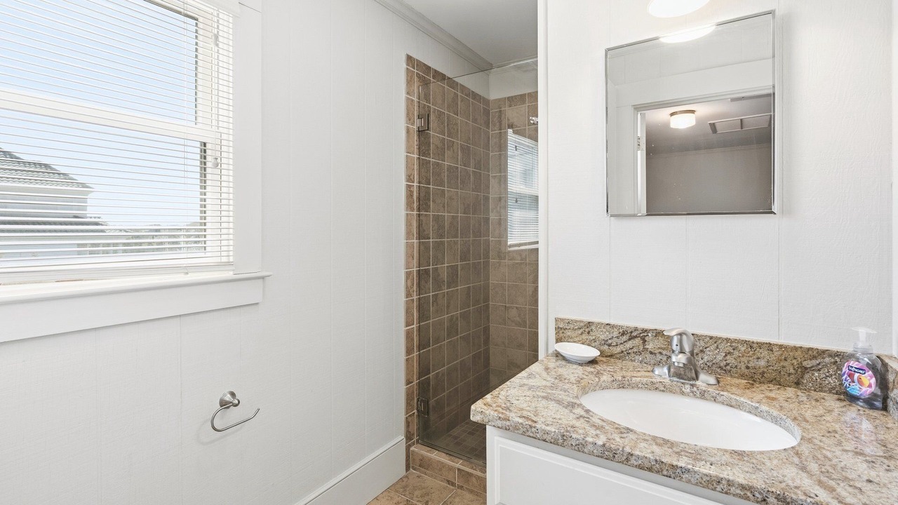 Photo of Bathroom in Debordieu Colony
