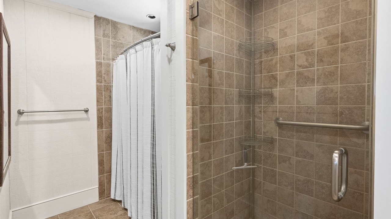 Photo of Bathroom in Debordieu Colony