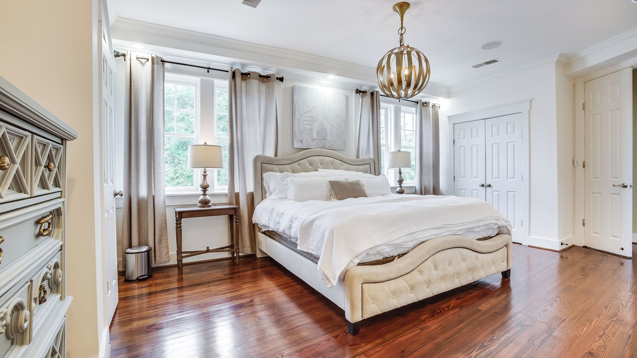 Photo of Bedroom in South of Broad