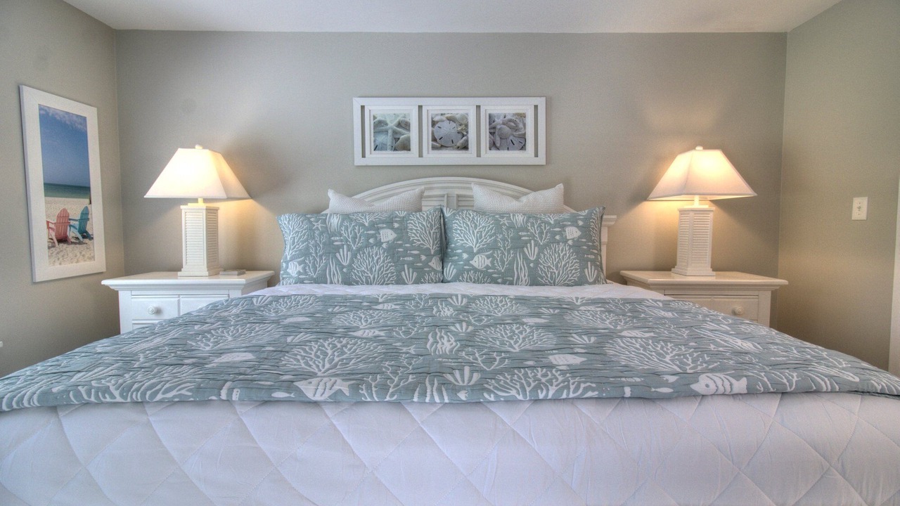 Photo of Bedroom in Arcadian Shores