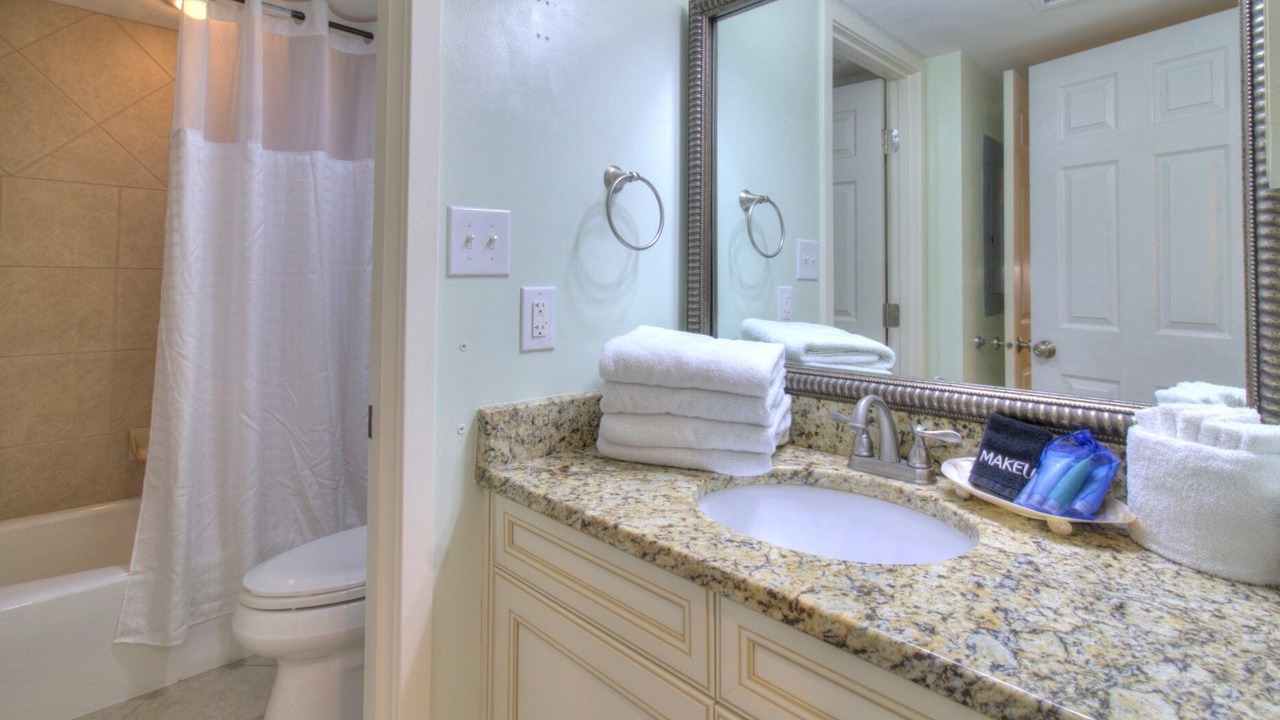 Photo of Bathroom in Arcadian Shores