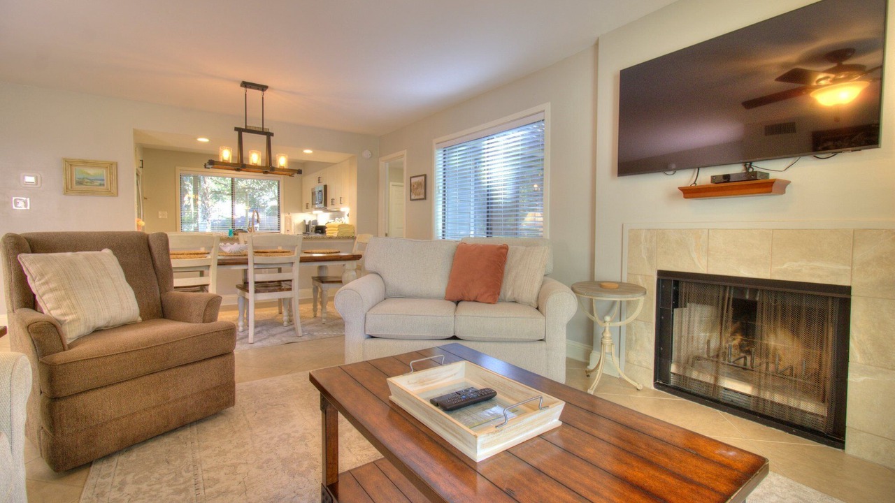 Photo of Livingroom in Arcadian Shores