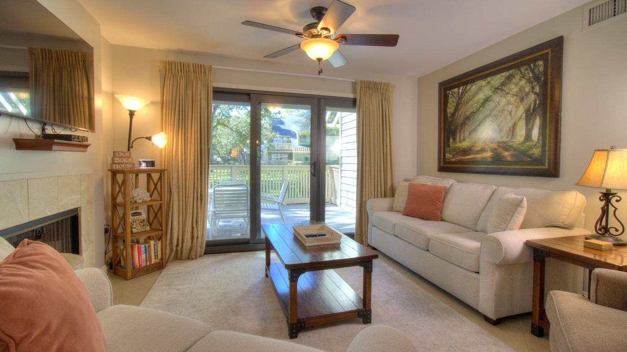 Photo of Livingroom in Arcadian Shores