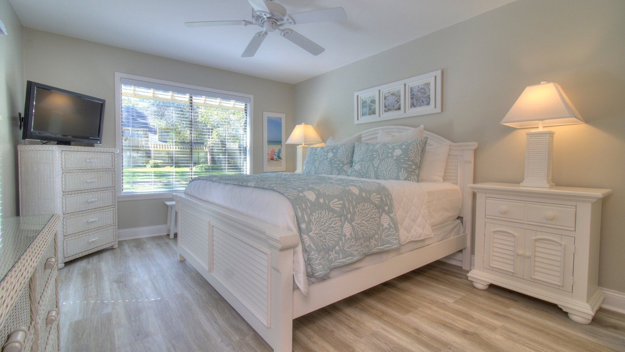 Photo of Bedroom in Arcadian Shores