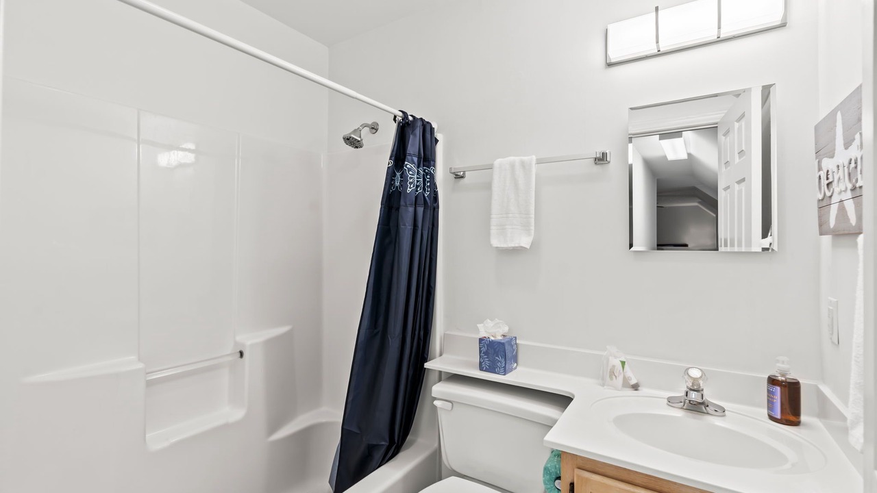 Photo of Bathroom in Arcadian Shores