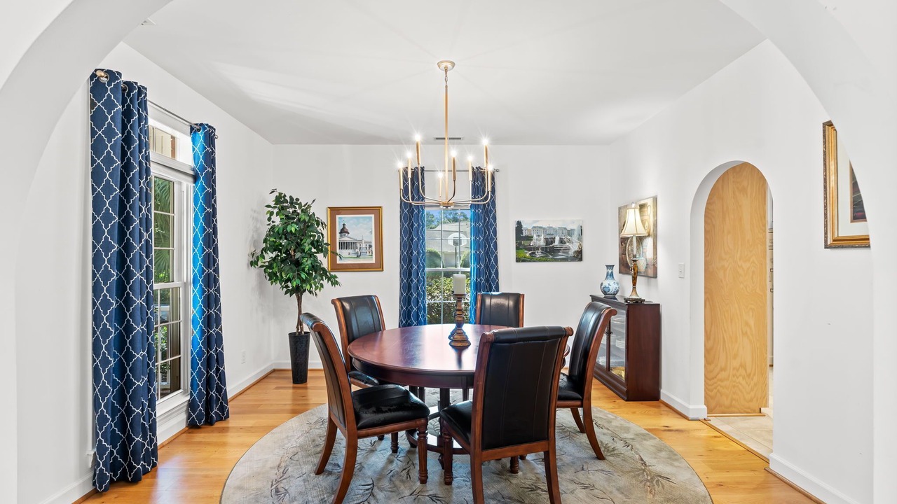 Photo of Bedroom in Arcadian Shores