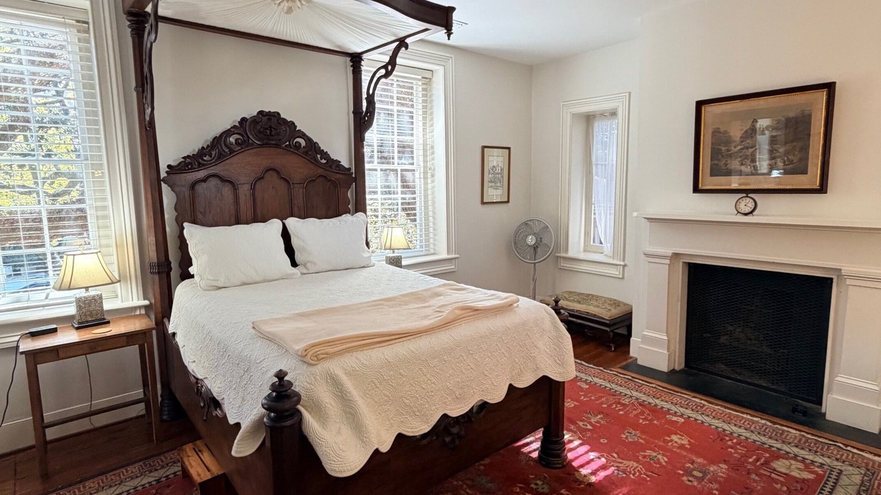 Photo of Bedroom in South of Broad