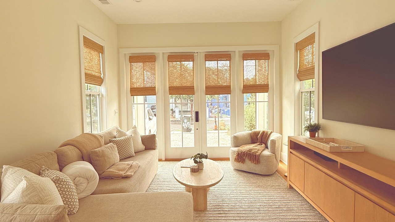 Photo of Livingroom in Westside