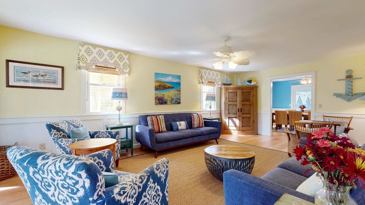 Photo of Livingroom in Sullivan's Island