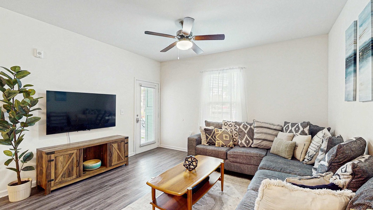 Photo of Livingroom in Goose Creek
