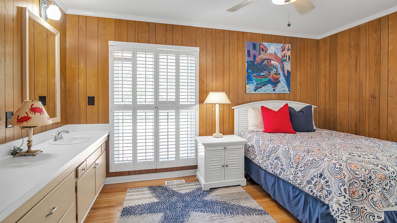 Photo of Bedroom in Debordieu Colony
