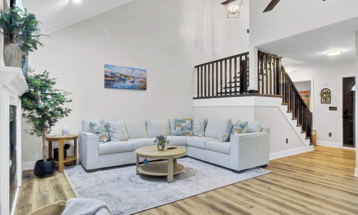 Photo of Livingroom in North Charleston