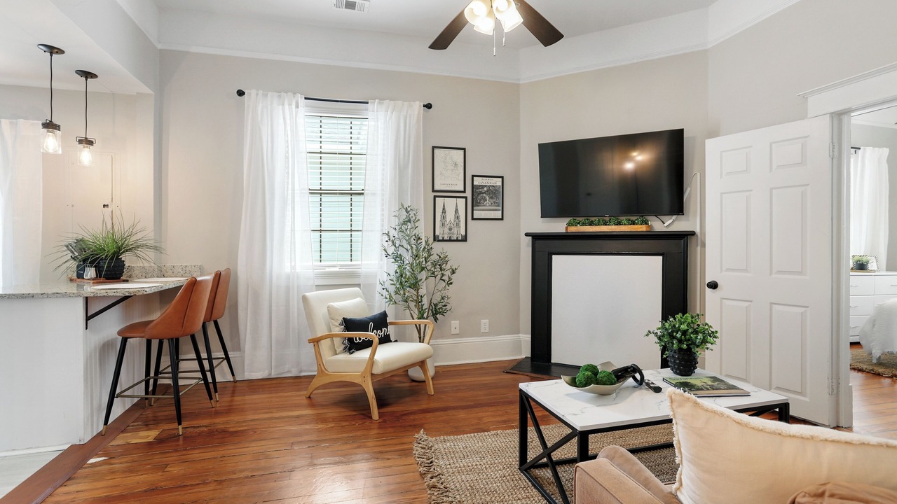 Photo of Bedroom in Metropolitan