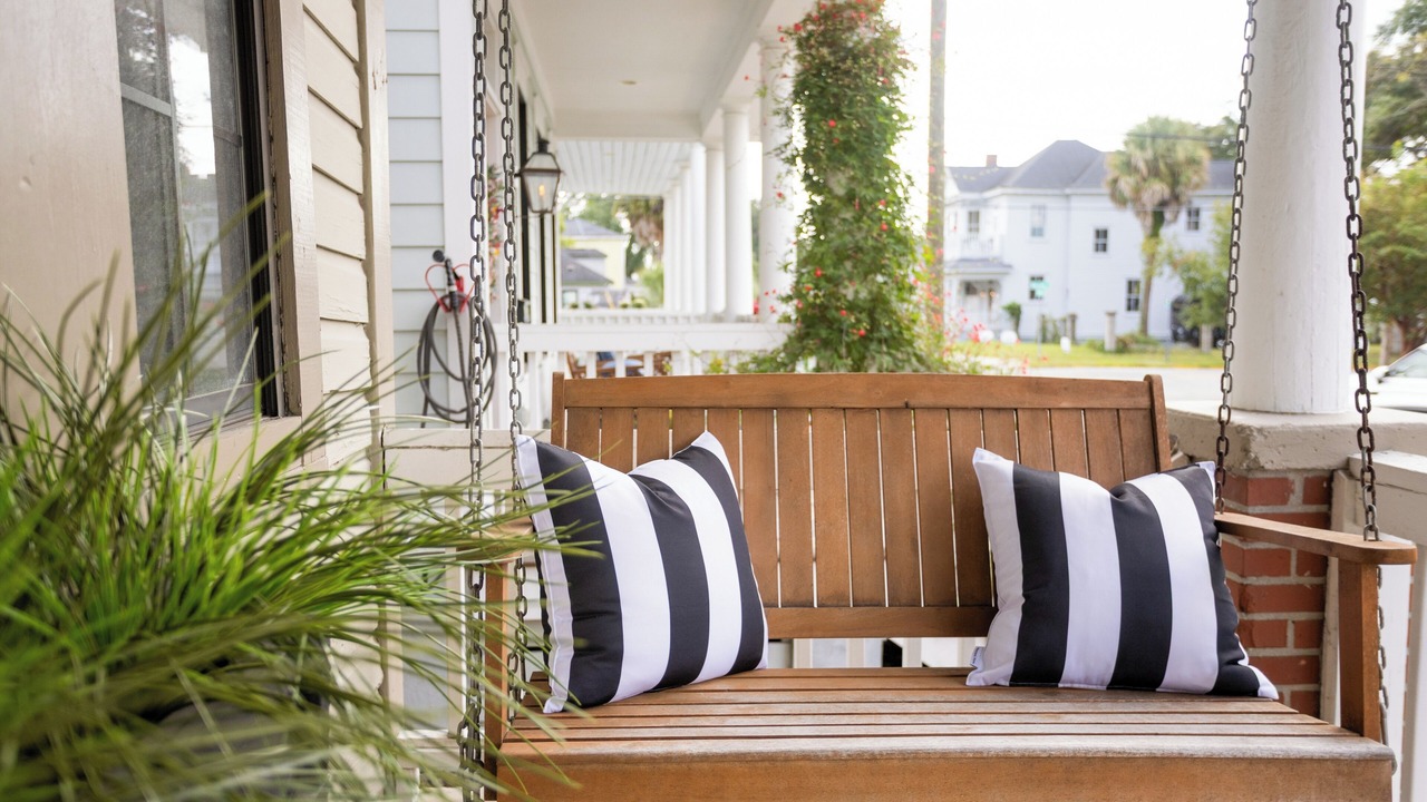 Photo of Patio Balcony in Metropolitan