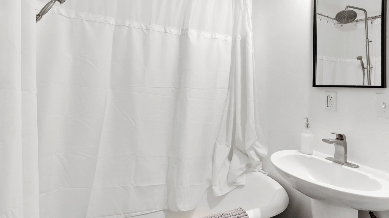 Photo of Bathroom in Metropolitan