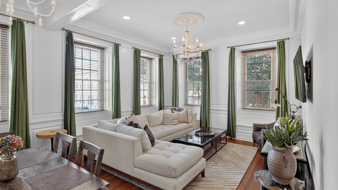 Photo of Livingroom in South of Broad