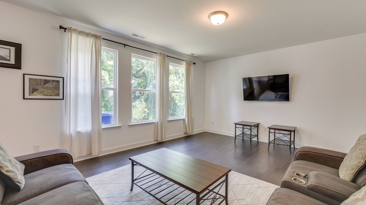 Photo of Livingroom in South Belmont