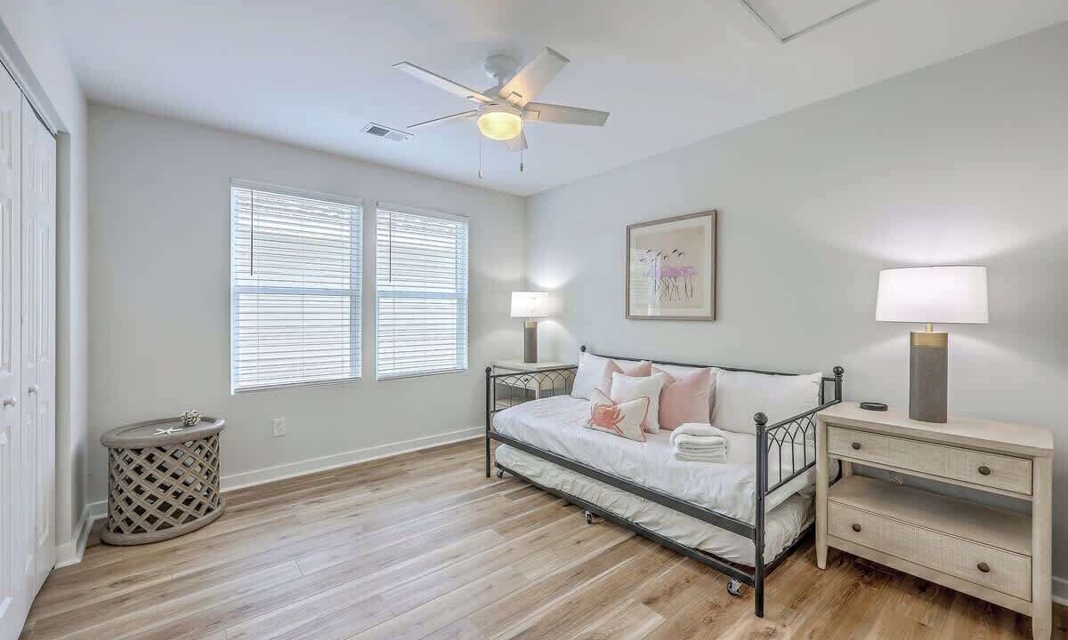 Photo of Livingroom in Hanahan
