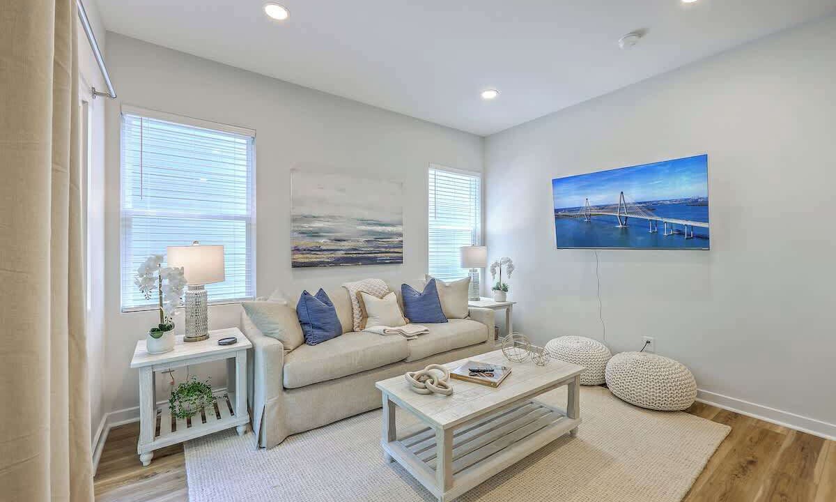 Photo of Livingroom in Hanahan