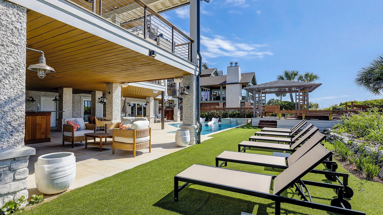 Photo of Patio Balcony in North Forest Beach