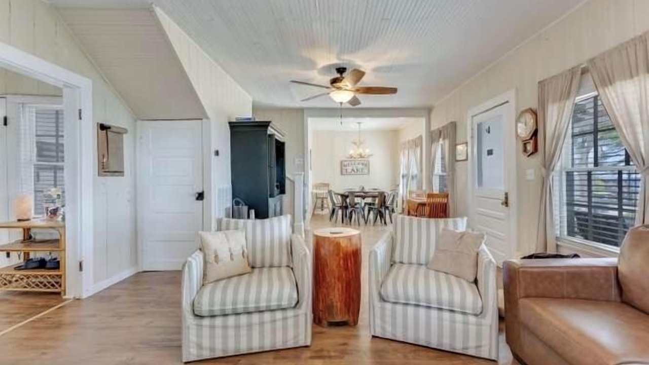 Photo of Livingroom in Lake Waccamaw