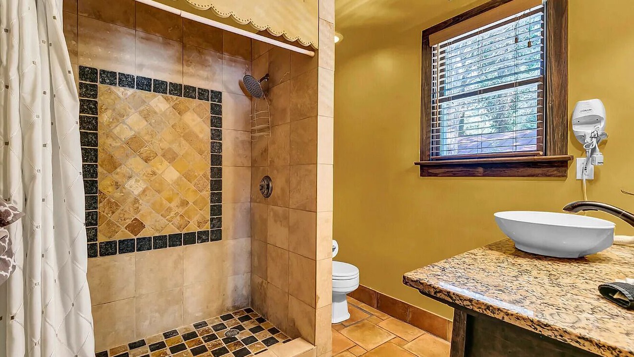 Photo of Bathroom in Summerville Historic District