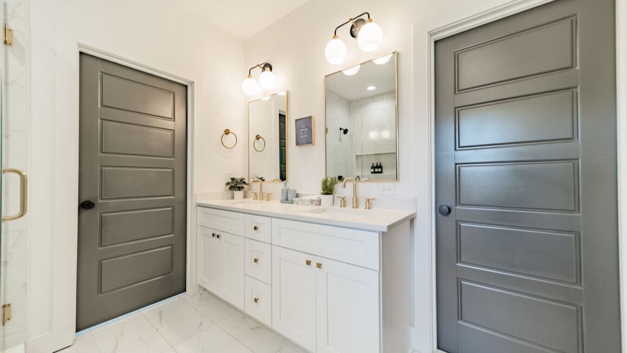 Photo of Bathroom in Enderly Park