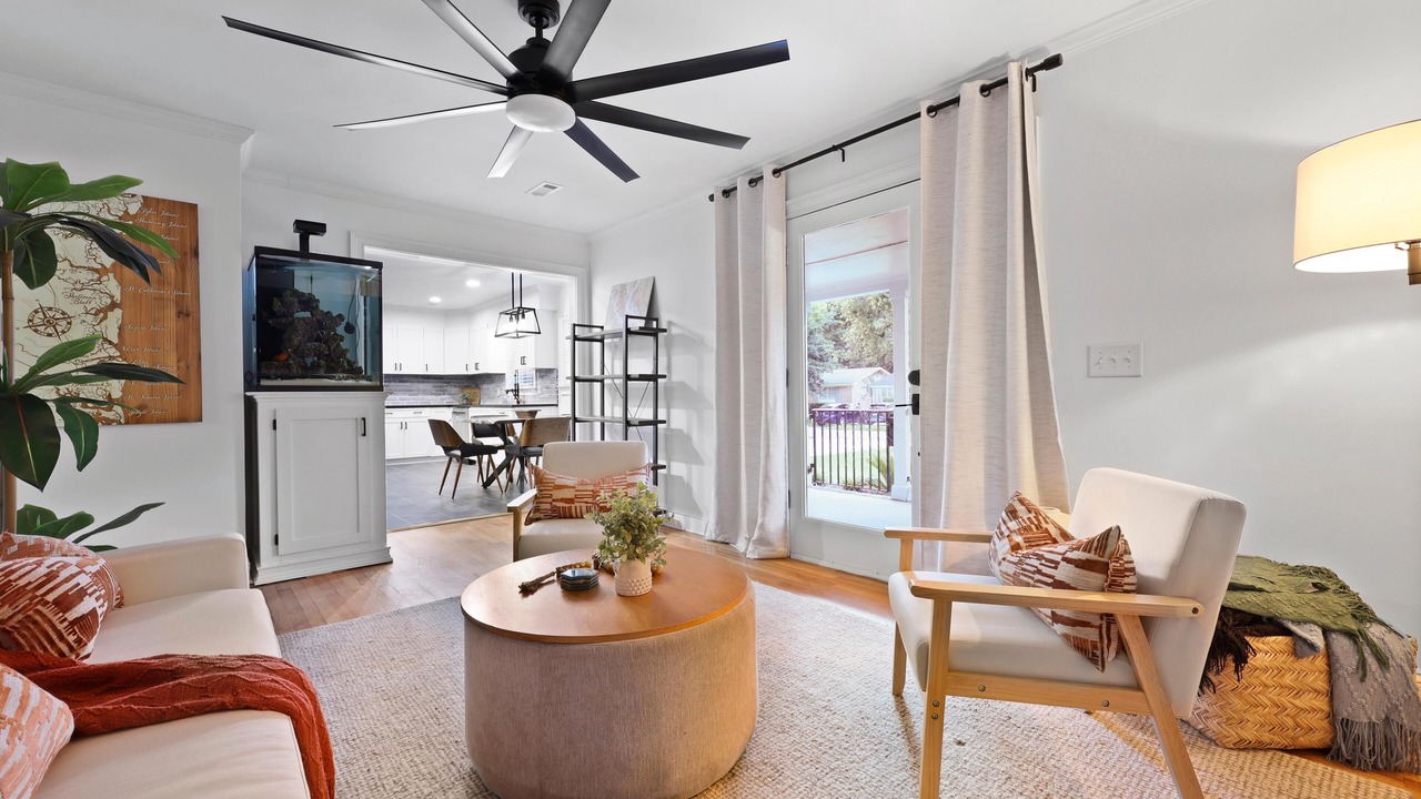 Photo of Livingroom in North Charleston