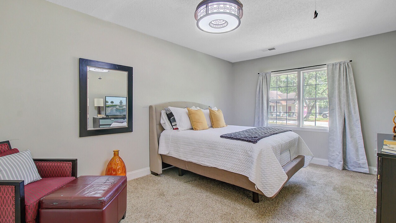 Photo of Bedroom in Summerville