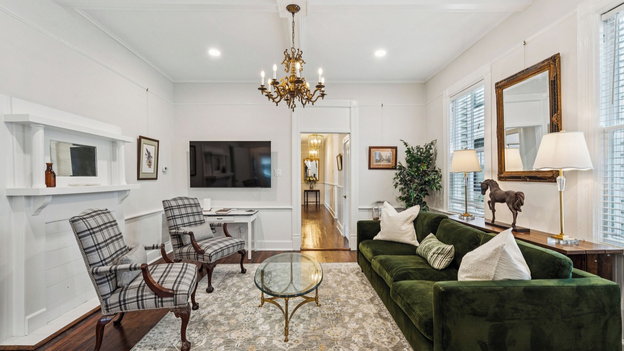 Photo of Livingroom in Westside