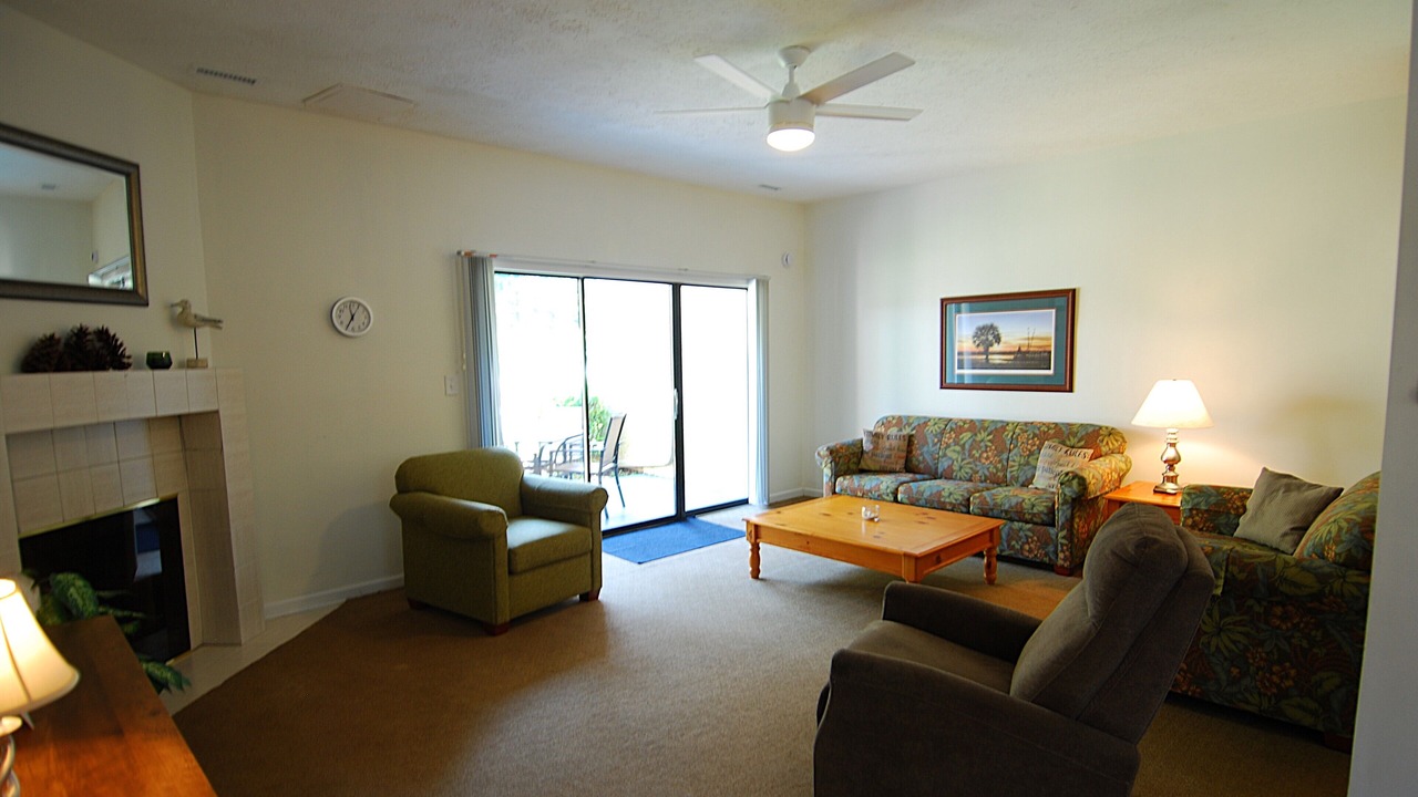 Photo of Livingroom in Arcadian Shores